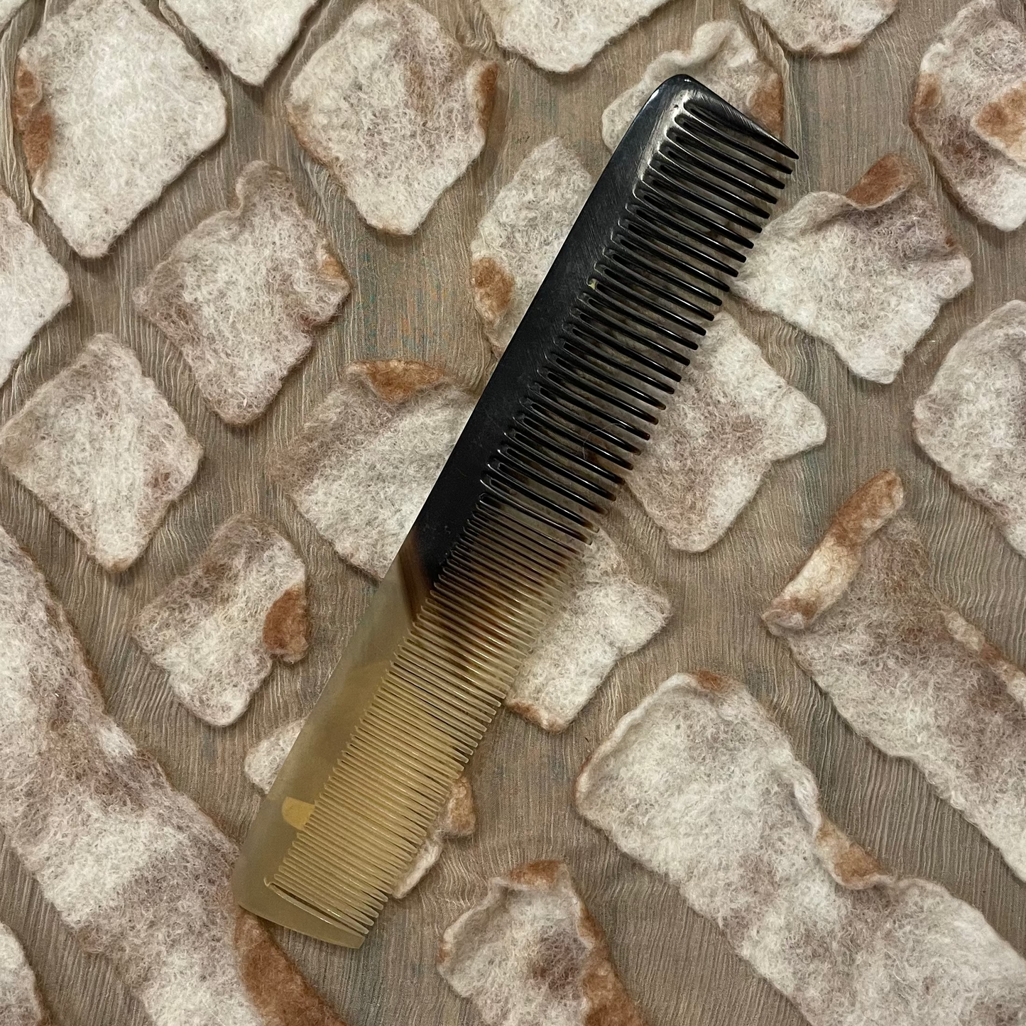 Horn Comb | Antique Hair Accessory | Variant 3